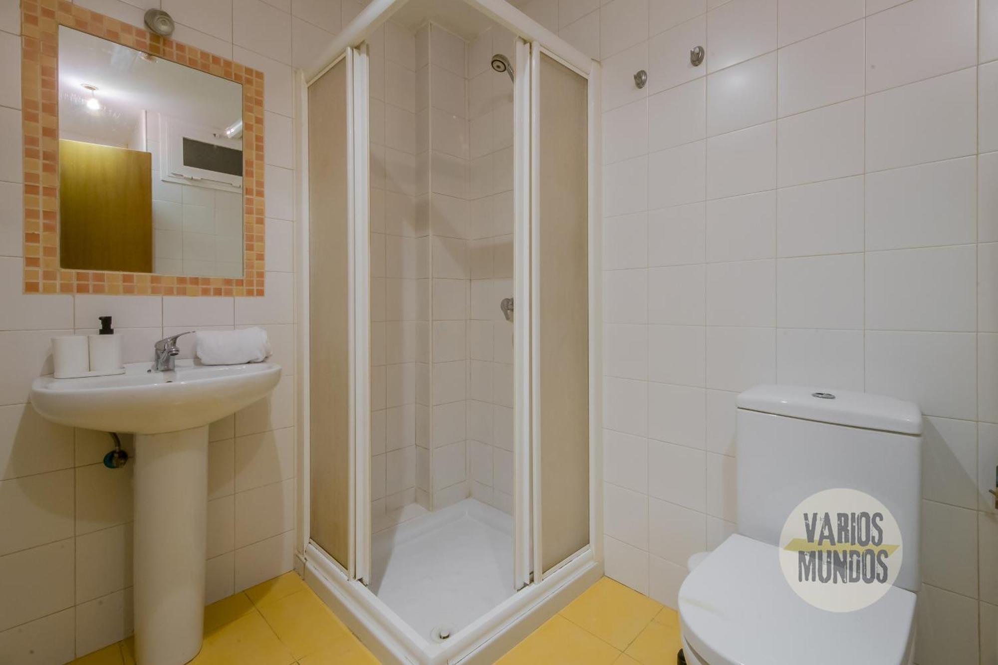 Confortable Apt Para 3 Pax A 1 Min De Gran Via Madrid Exteriör bild