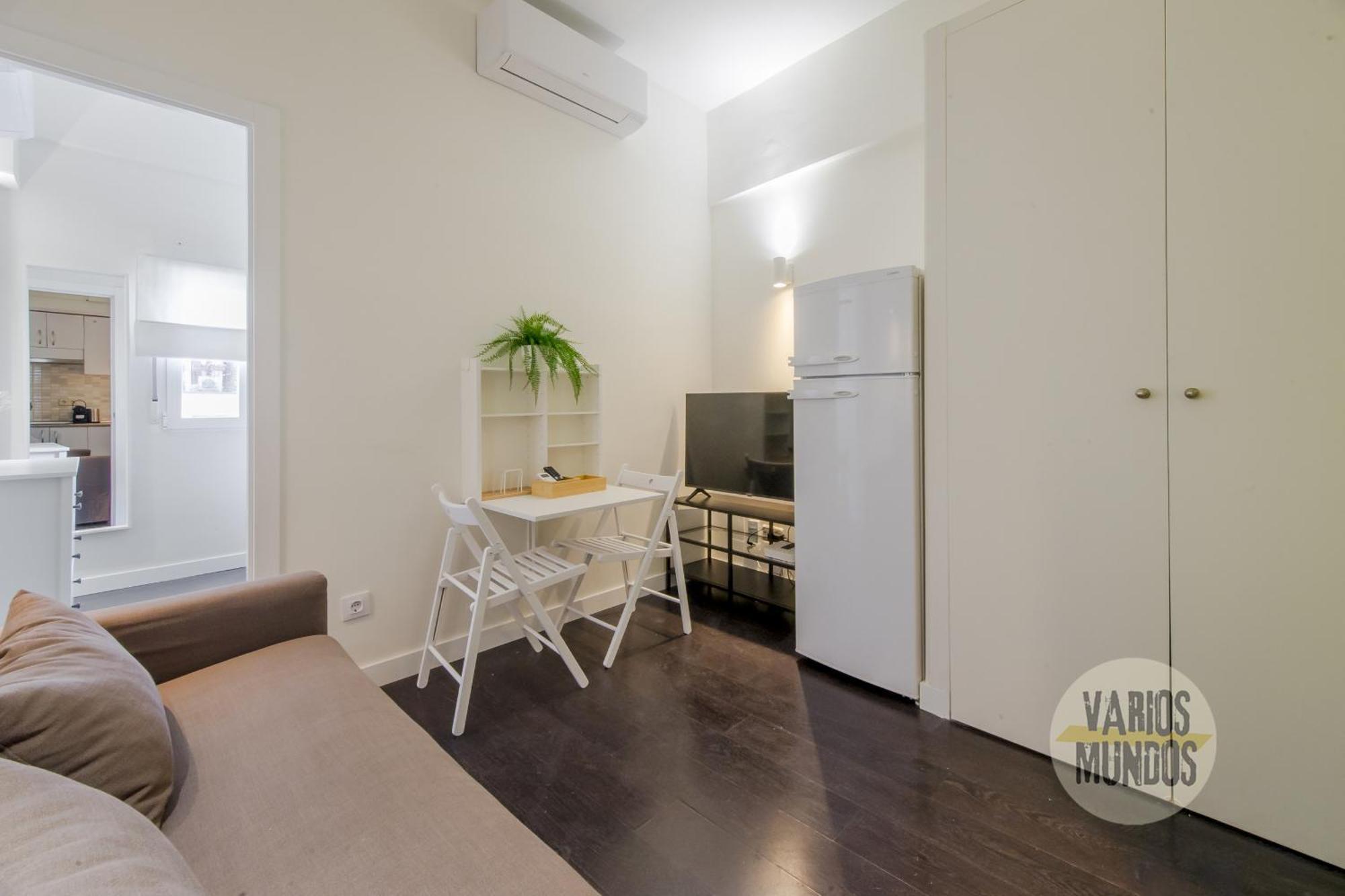 Confortable Apt Para 3 Pax A 1 Min De Gran Via Madrid Exteriör bild